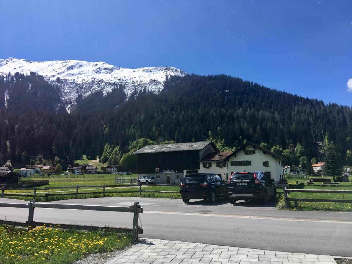 Ferienwohnung Uf Z'Enisch Klosters-Serneus Exterior foto