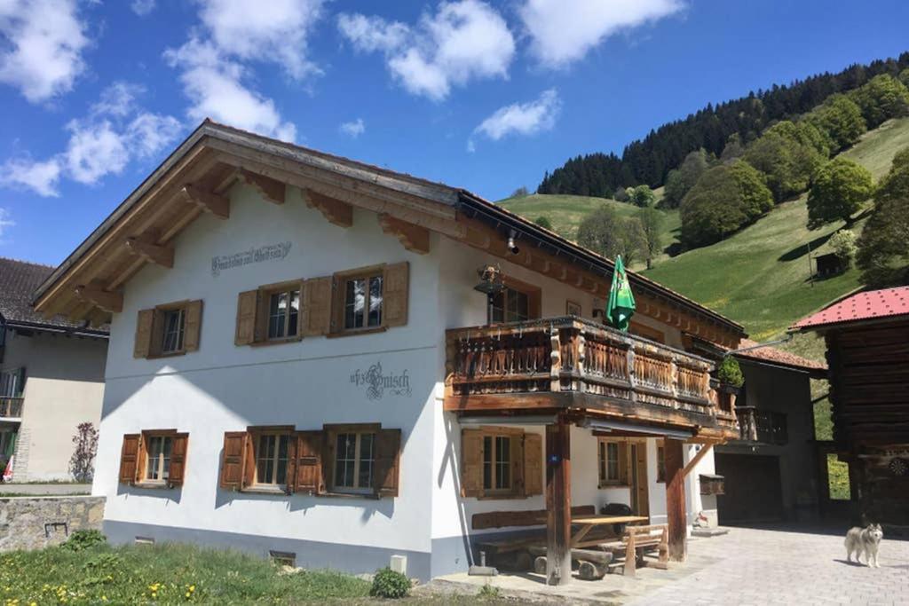 Ferienwohnung Uf Z'Enisch Klosters-Serneus Exterior foto