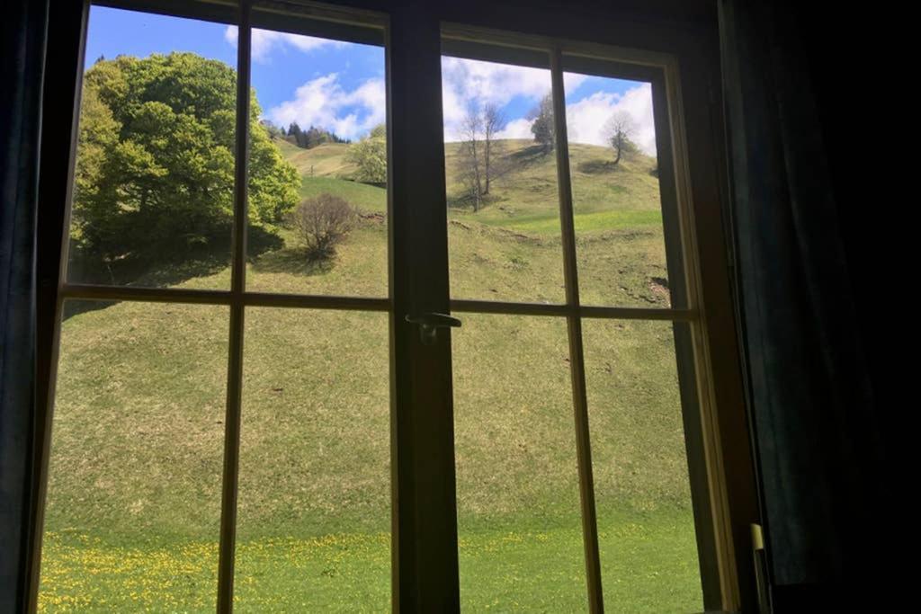 Ferienwohnung Uf Z'Enisch Klosters-Serneus Exterior foto