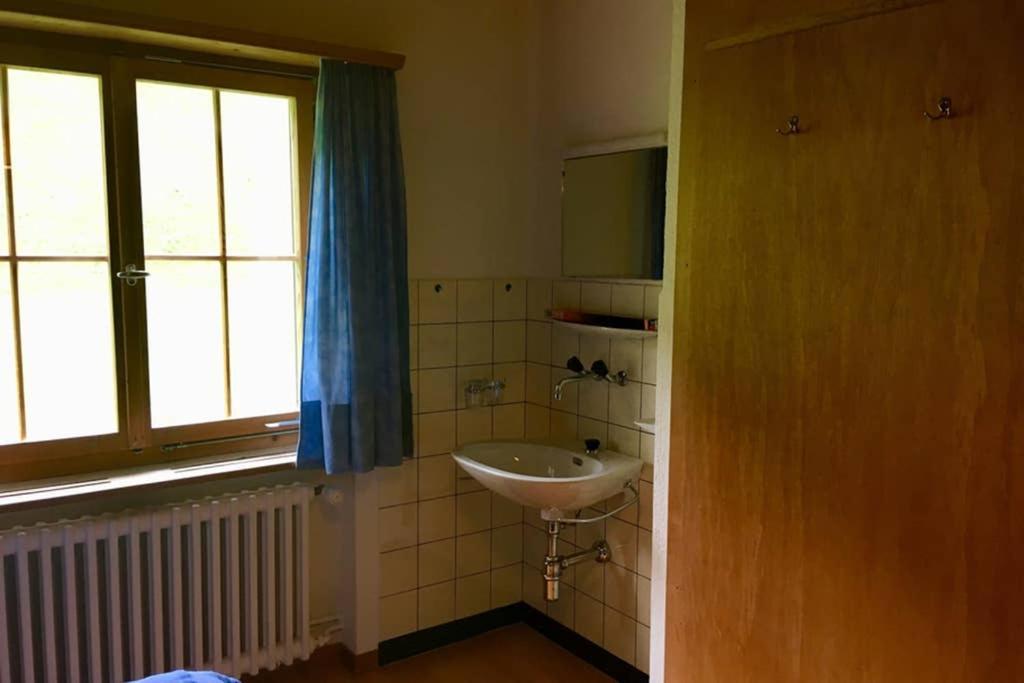 Ferienwohnung Uf Z'Enisch Klosters-Serneus Exterior foto