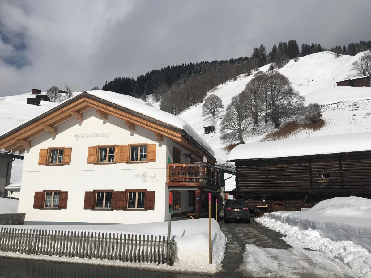 Ferienwohnung Uf Z'Enisch Klosters-Serneus Exterior foto