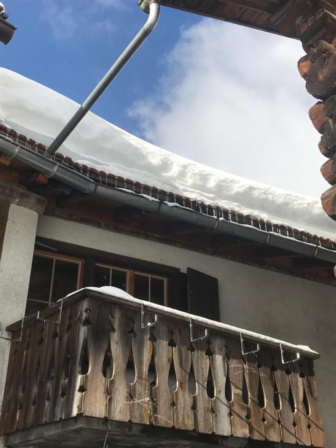 Ferienwohnung Uf Z'Enisch Klosters-Serneus Exterior foto