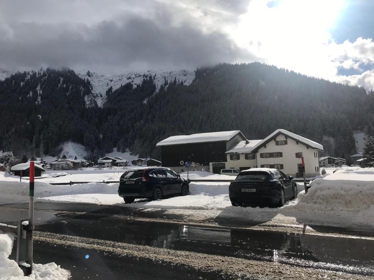 Ferienwohnung Uf Z'Enisch Klosters-Serneus Exterior foto