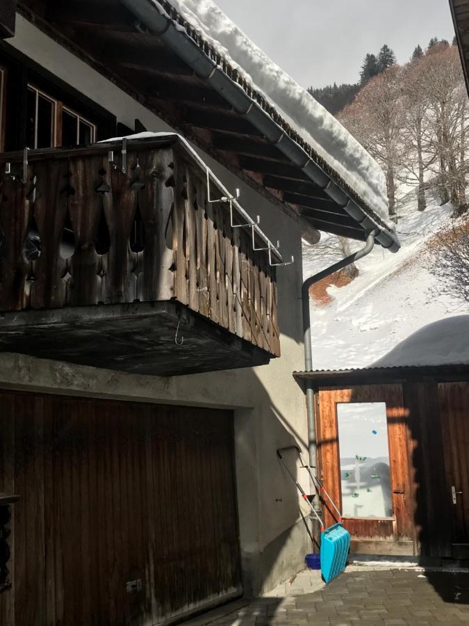 Ferienwohnung Uf Z'Enisch Klosters-Serneus Exterior foto