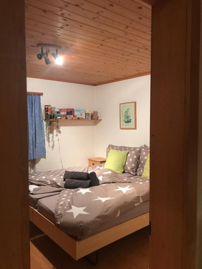 Ferienwohnung Uf Z'Enisch Klosters-Serneus Exterior foto
