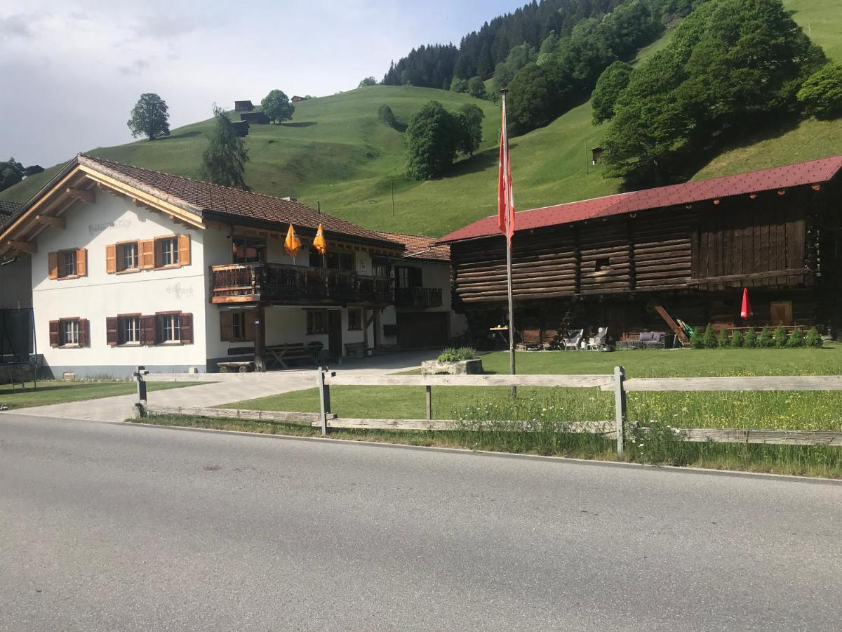 Ferienwohnung Uf Z'Enisch Klosters-Serneus Exterior foto