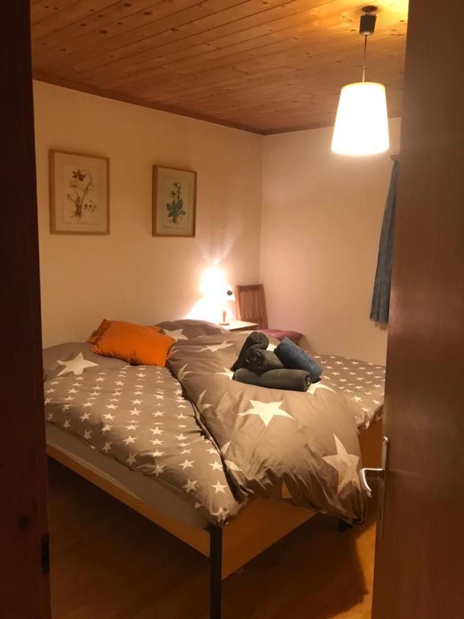 Ferienwohnung Uf Z'Enisch Klosters-Serneus Exterior foto