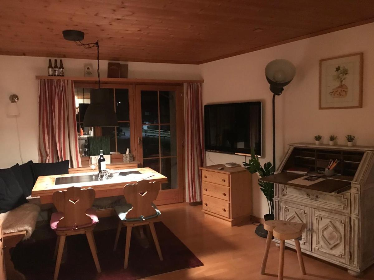 Ferienwohnung Uf Z'Enisch Klosters-Serneus Exterior foto
