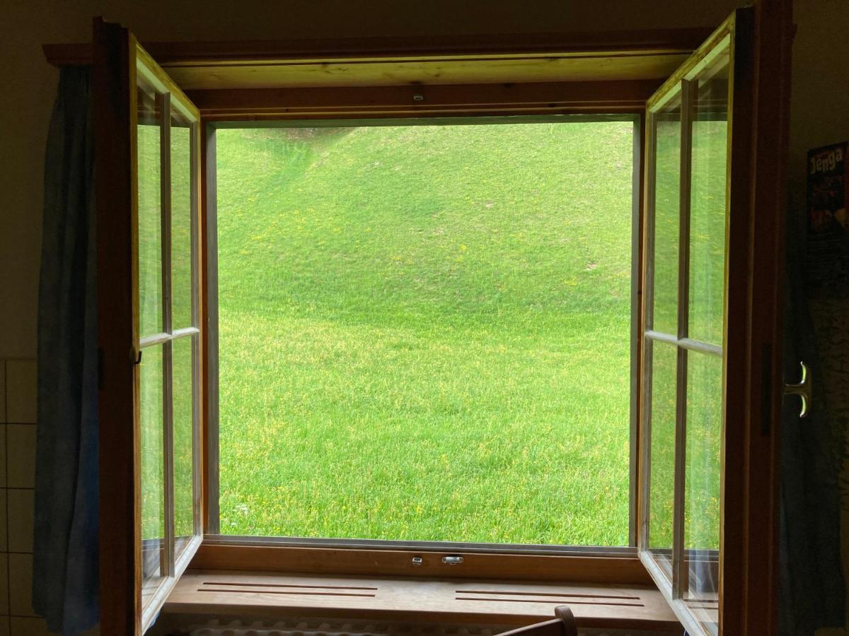 Ferienwohnung Uf Z'Enisch Klosters-Serneus Exterior foto