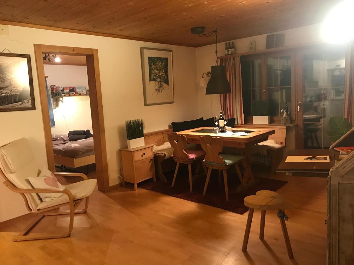 Ferienwohnung Uf Z'Enisch Klosters-Serneus Exterior foto