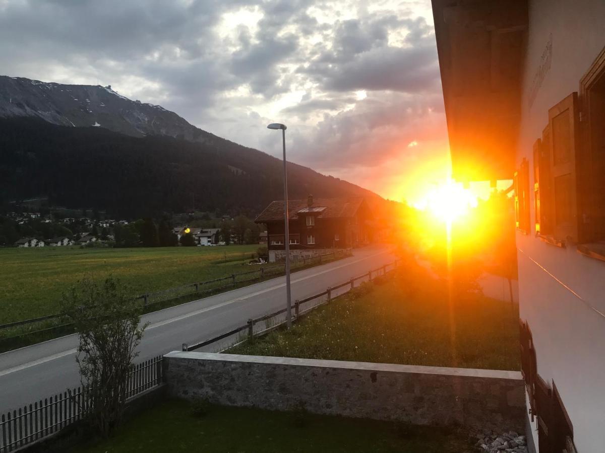 Ferienwohnung Uf Z'Enisch Klosters-Serneus Exterior foto