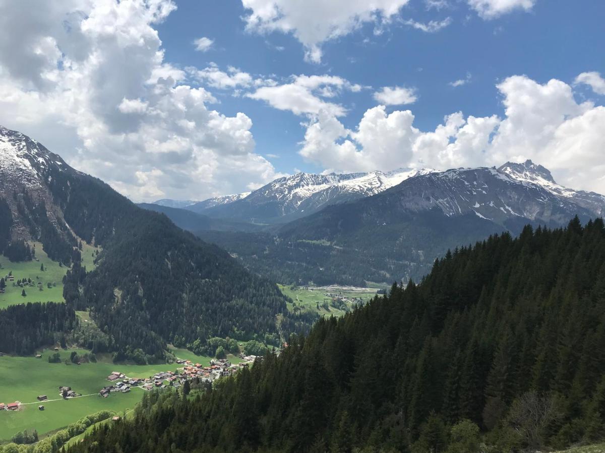 Ferienwohnung Uf Z'Enisch Klosters-Serneus Exterior foto
