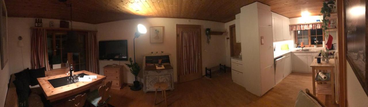 Ferienwohnung Uf Z'Enisch Klosters-Serneus Exterior foto